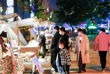 重庆集市最新风貌，繁华与活力交织的市井画卷